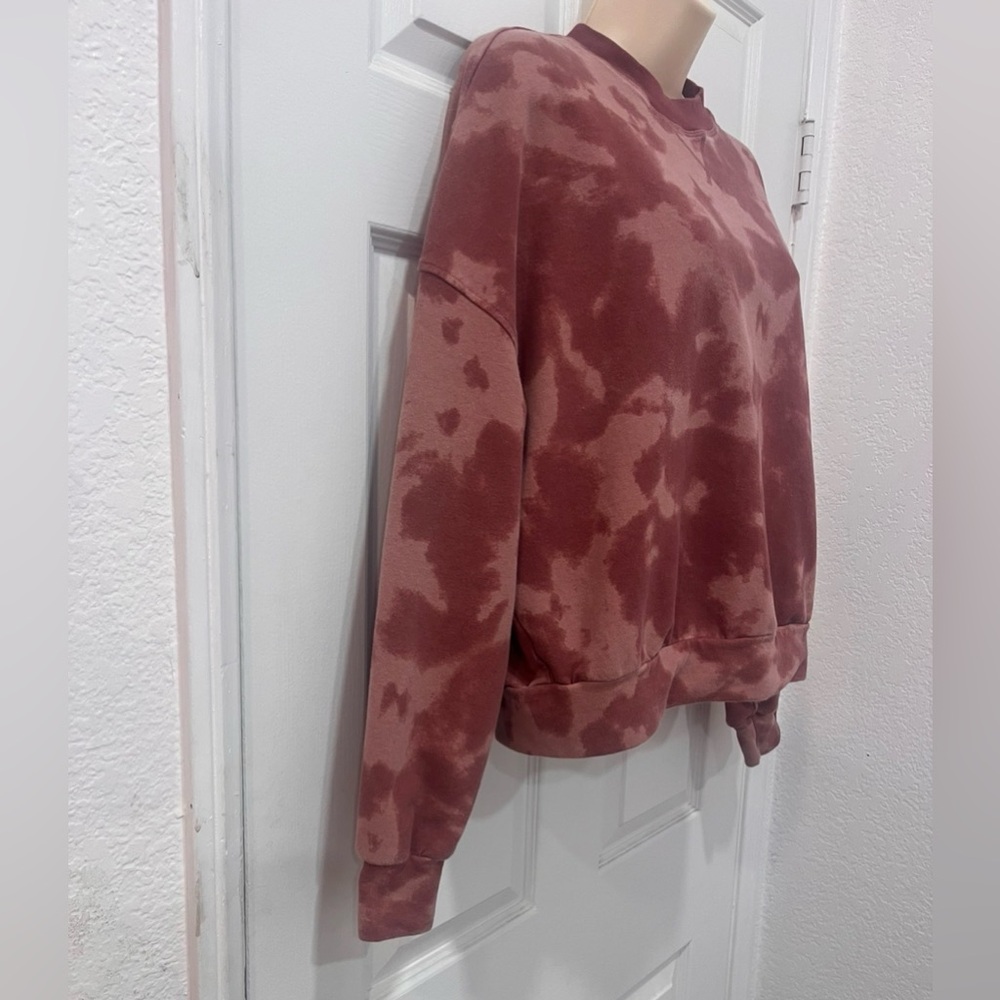 Varley Erwin Sweatshirt Deep Rose Tie-Dye -
Small Casual - EUC - Picture 6 of 13